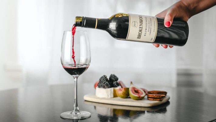 Địa điểm bán rượu vang đỏ chính hãng tại Hà Nội uy tín