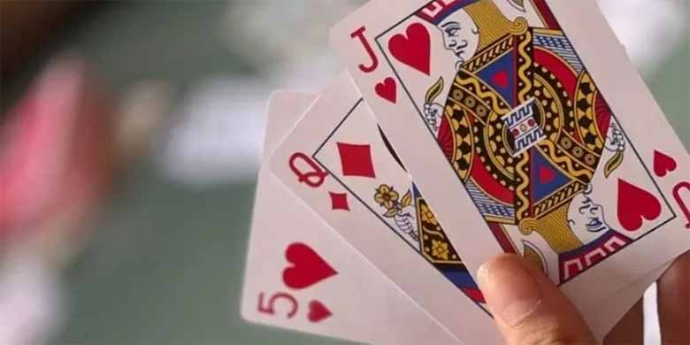 Cách chơi xì dách đơn giản: Hướng dẫn từ A-Z cho người nhập môn